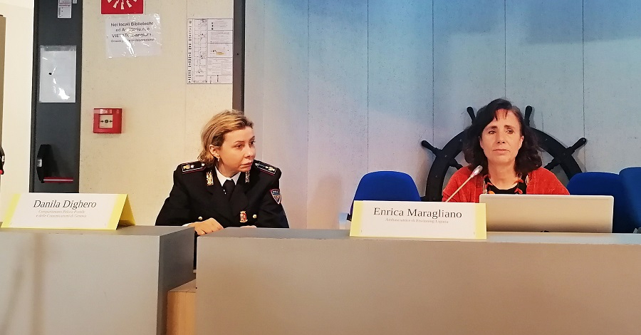 La docente Enrica Maragliano con il vice Ispettore di Polizia Danila Dighero