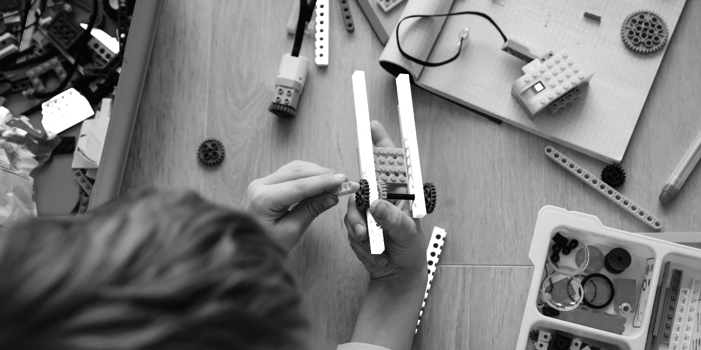 Robotica educativa all'infanzia: nuovi linguaggi educativi tra creatività e logica